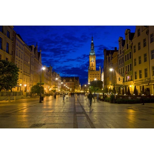 Poland, Gdansk Plaza for walking and dining